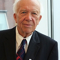 Хрущев Сергей